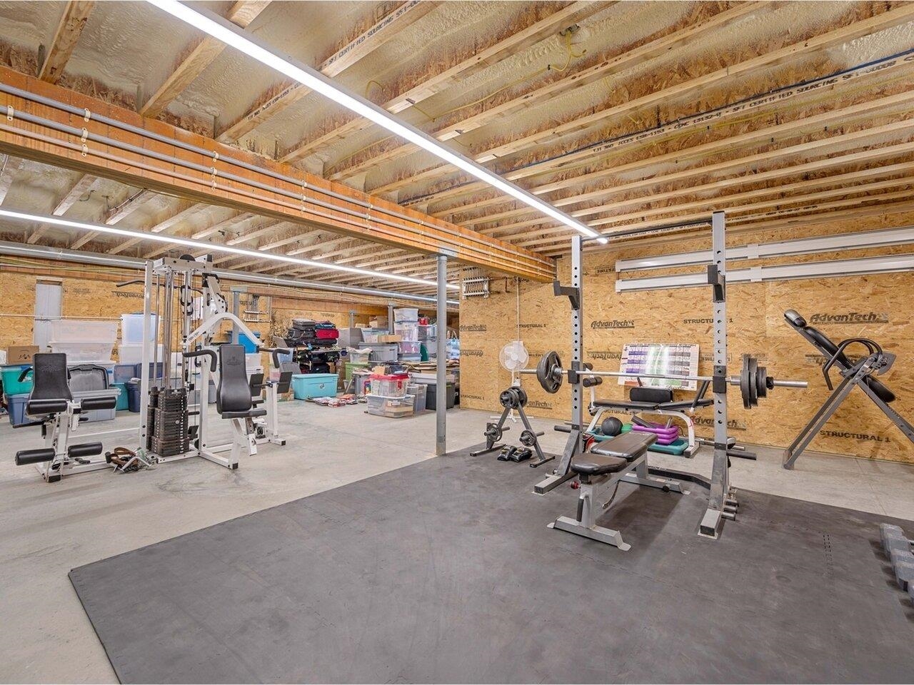 Huge basement for gym/storage