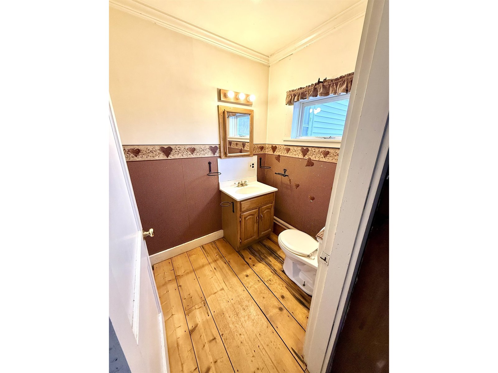 1/2 Bath