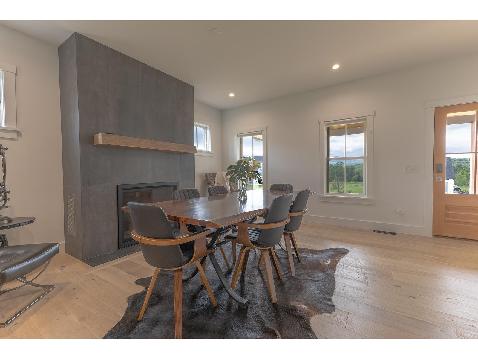 Gas fireplace
