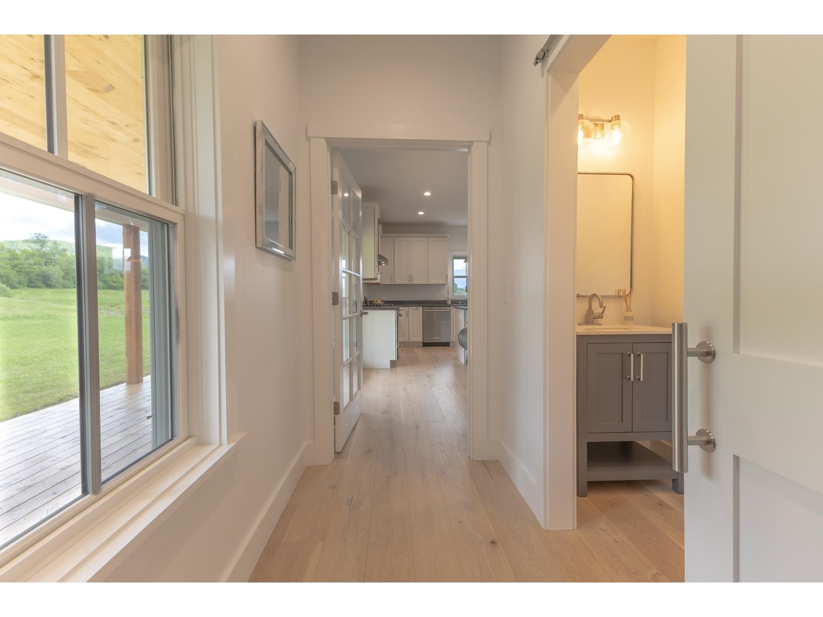 1/2 bath off the mudroom