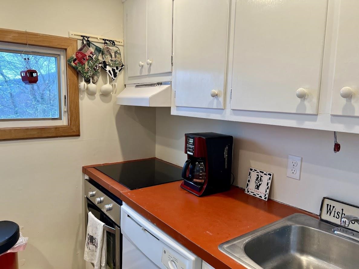 347 Summit  Unihab 6 Road, Unit 6