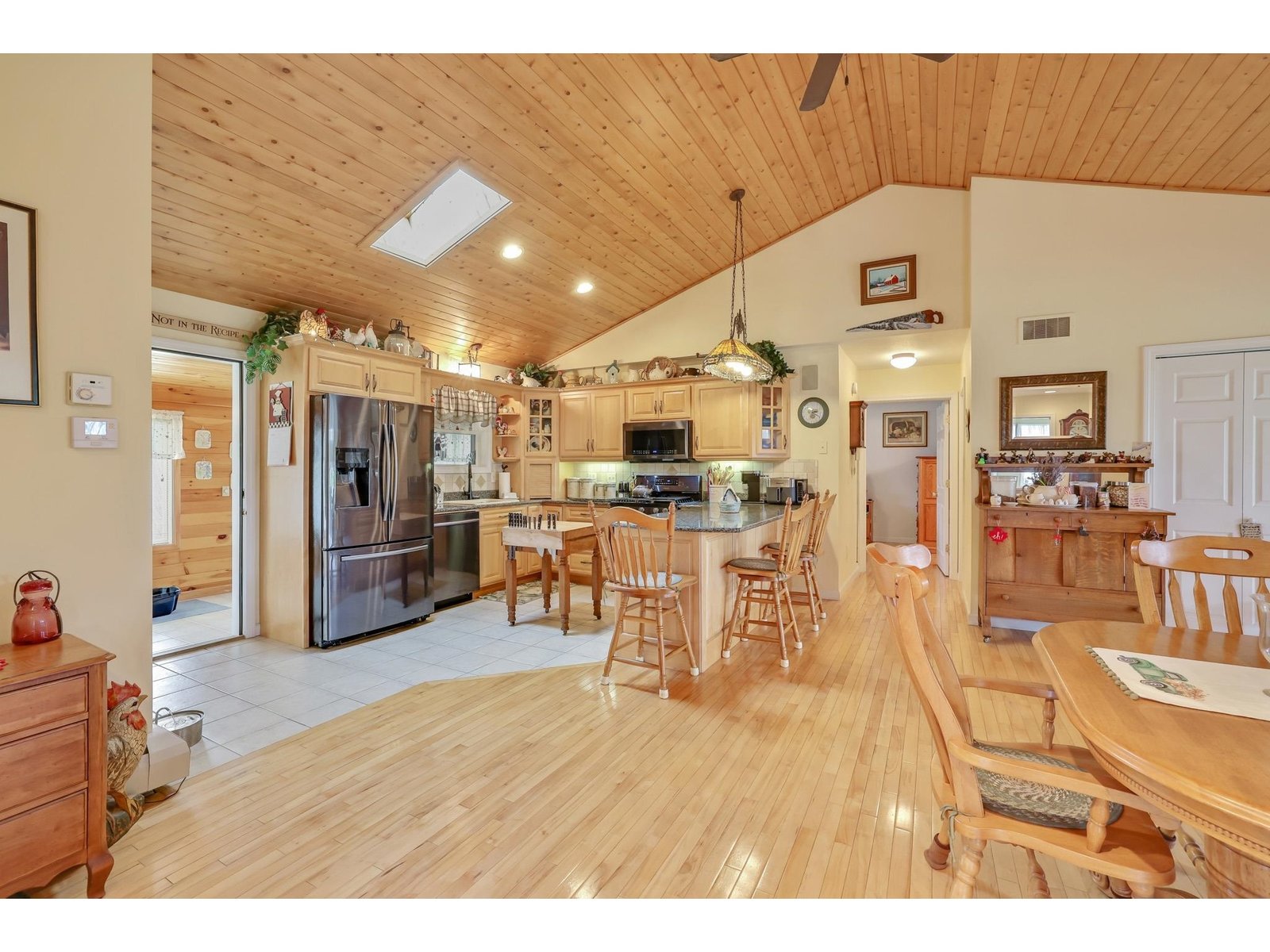 348 Maple Ridge