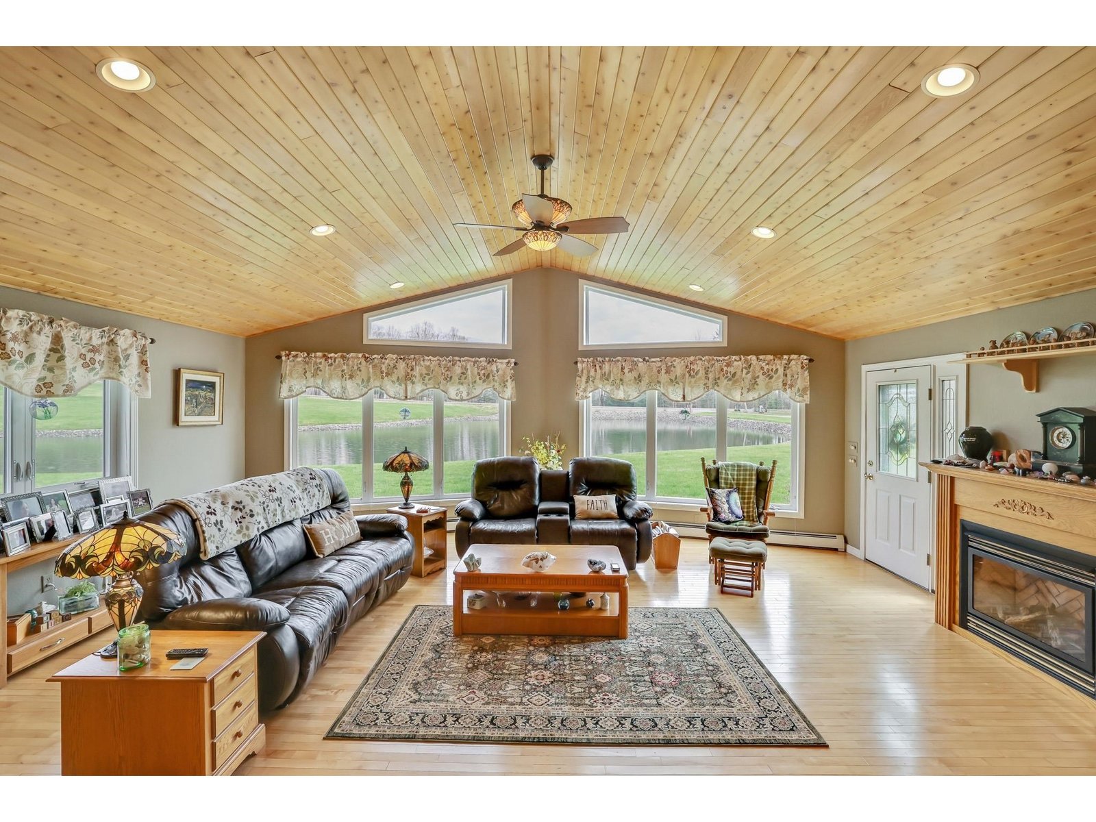 348 Maple Ridge