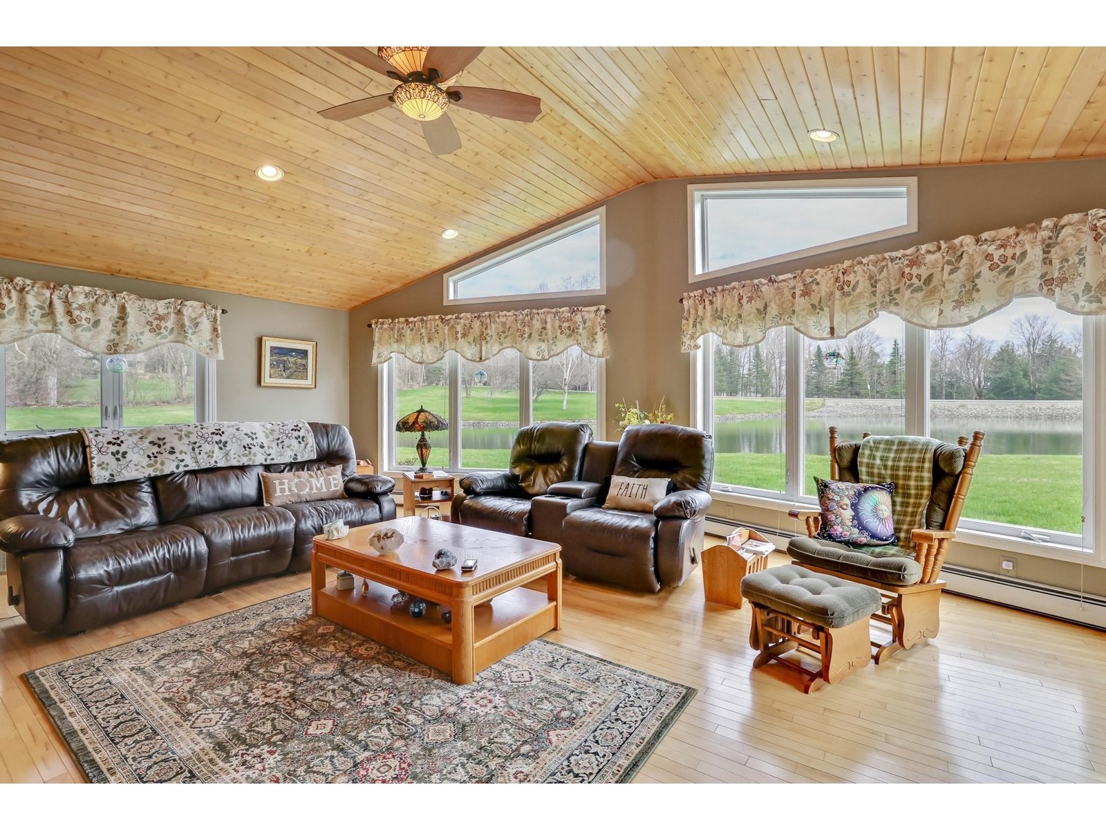 348 Maple Ridge