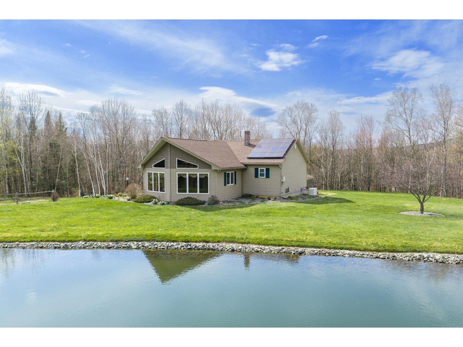 348 Maple Ridge