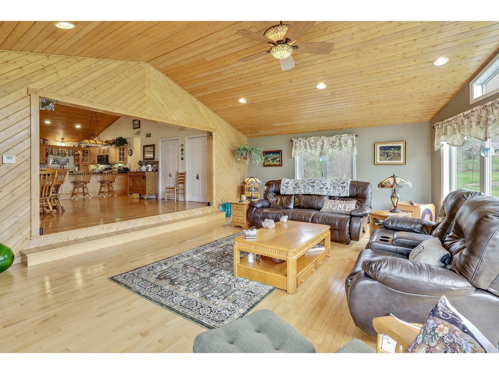 348 Maple Ridge