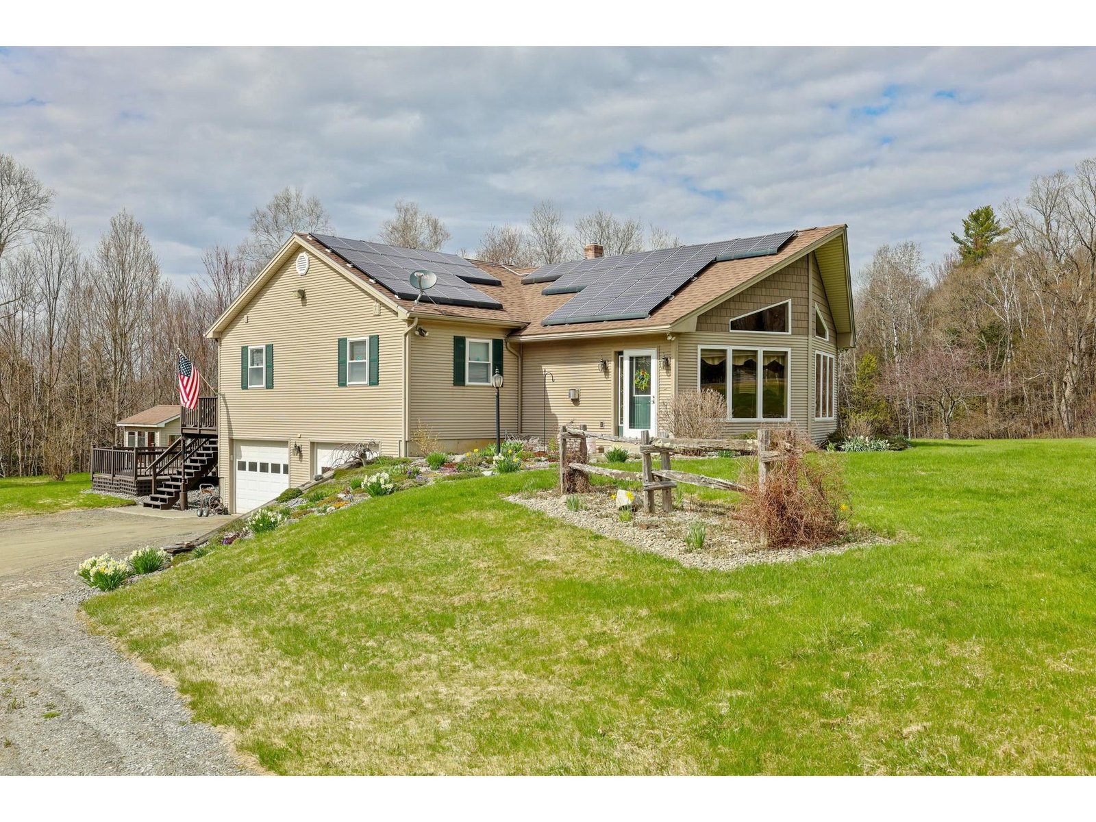 348 Maple Ridge