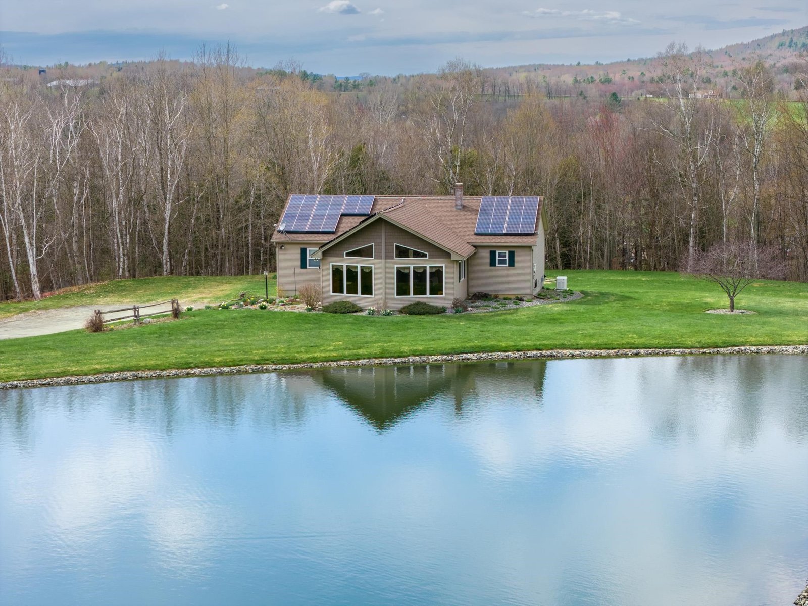 348 Maple Ridge