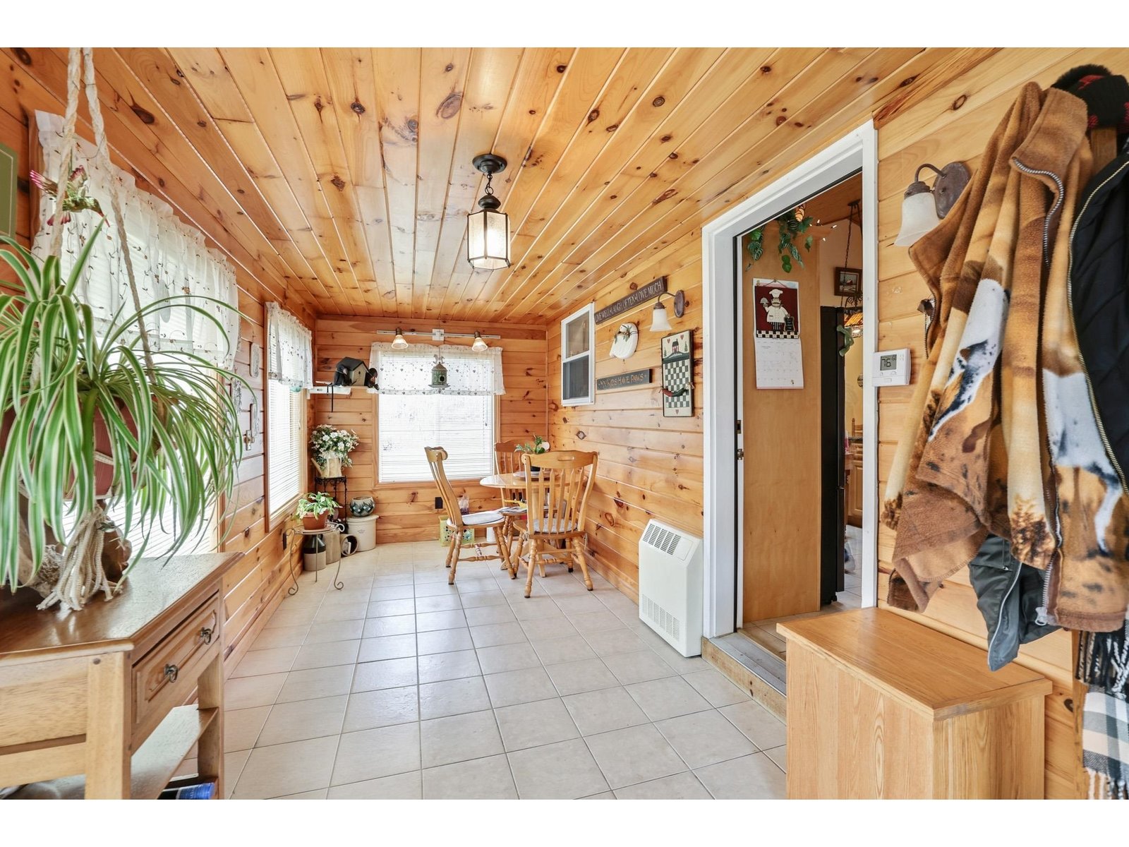 Sunroom/Entryway