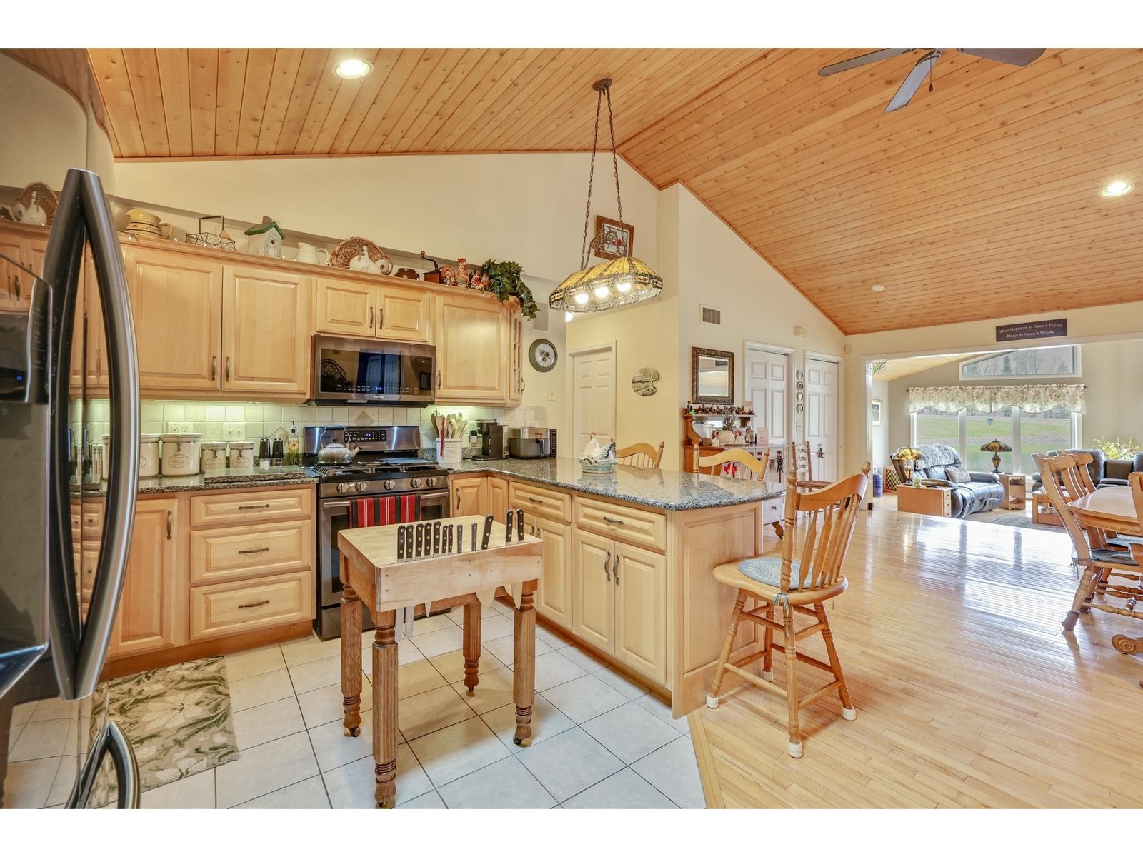 348 Maple Ridge