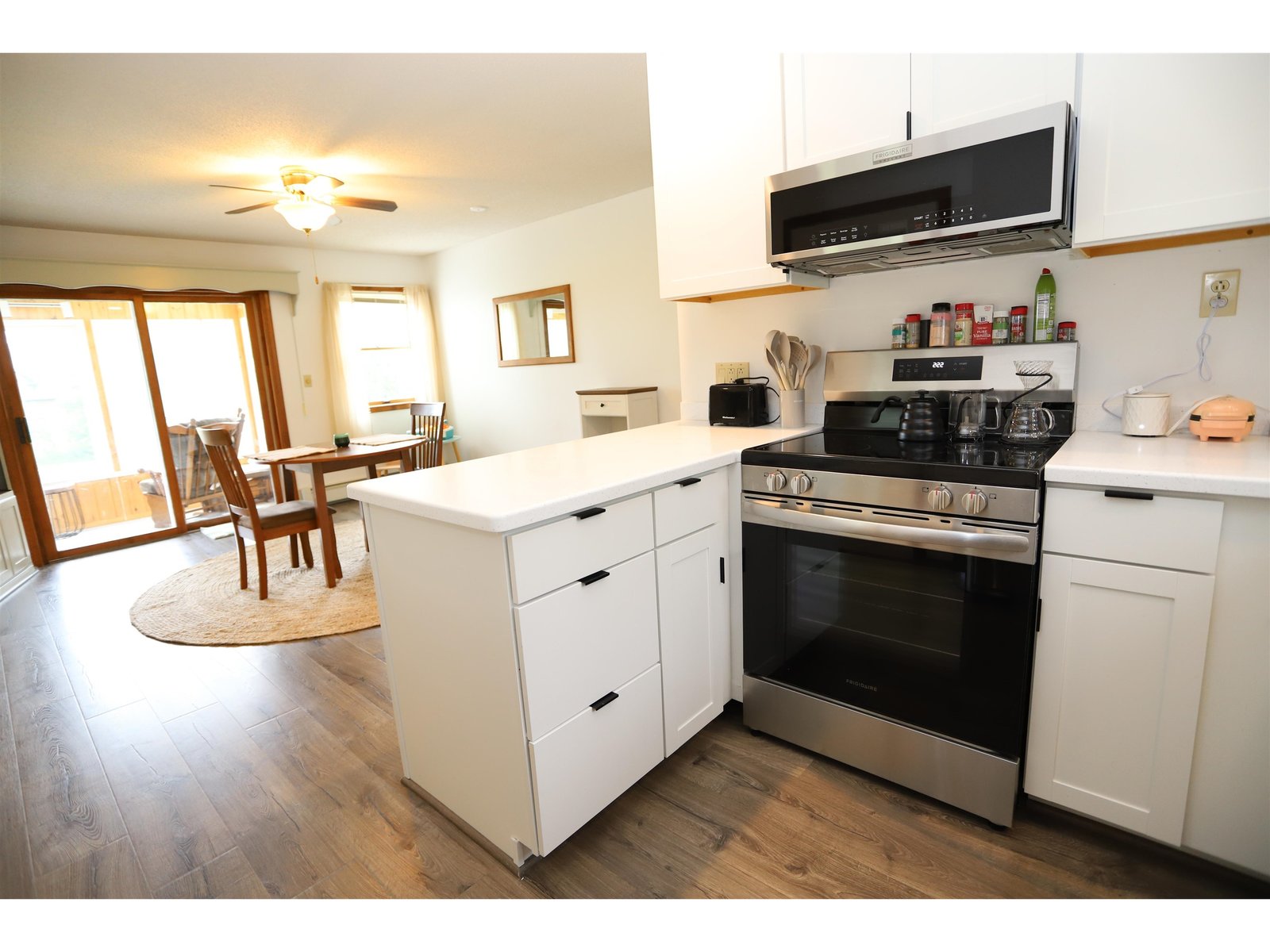 Open Kitchen/Dining