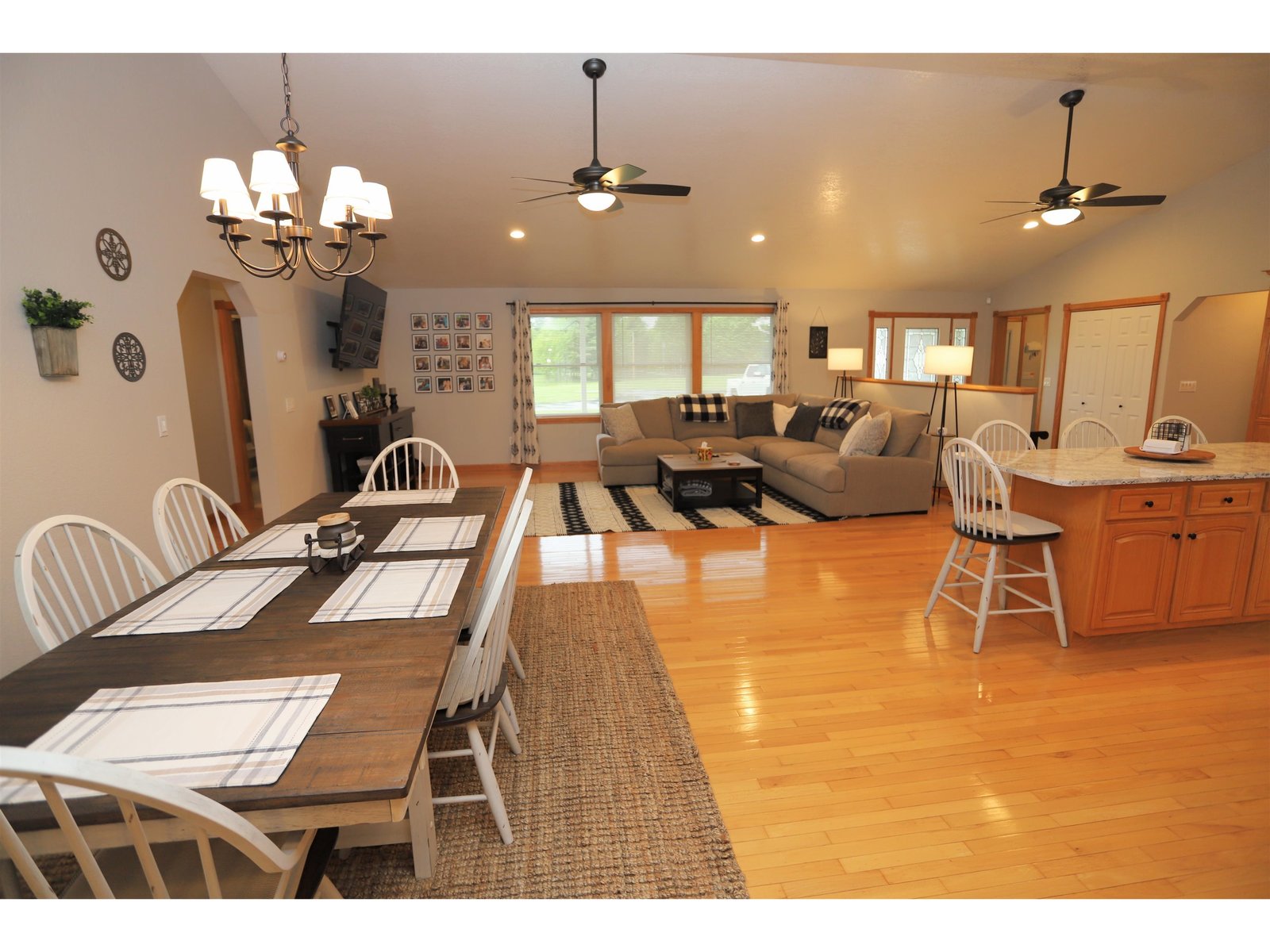 Kitchen/Dining
