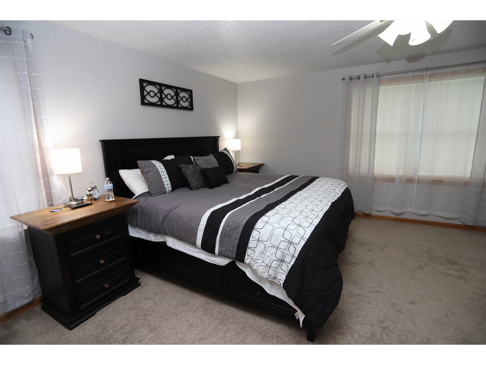 Primary Bed w/Attached Bath