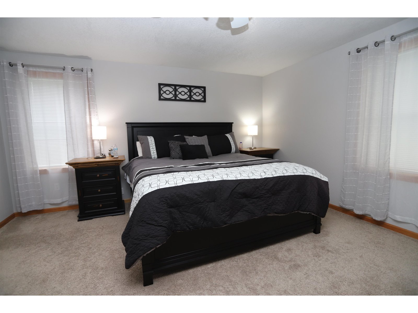 Primary Bed w/Attached Bath