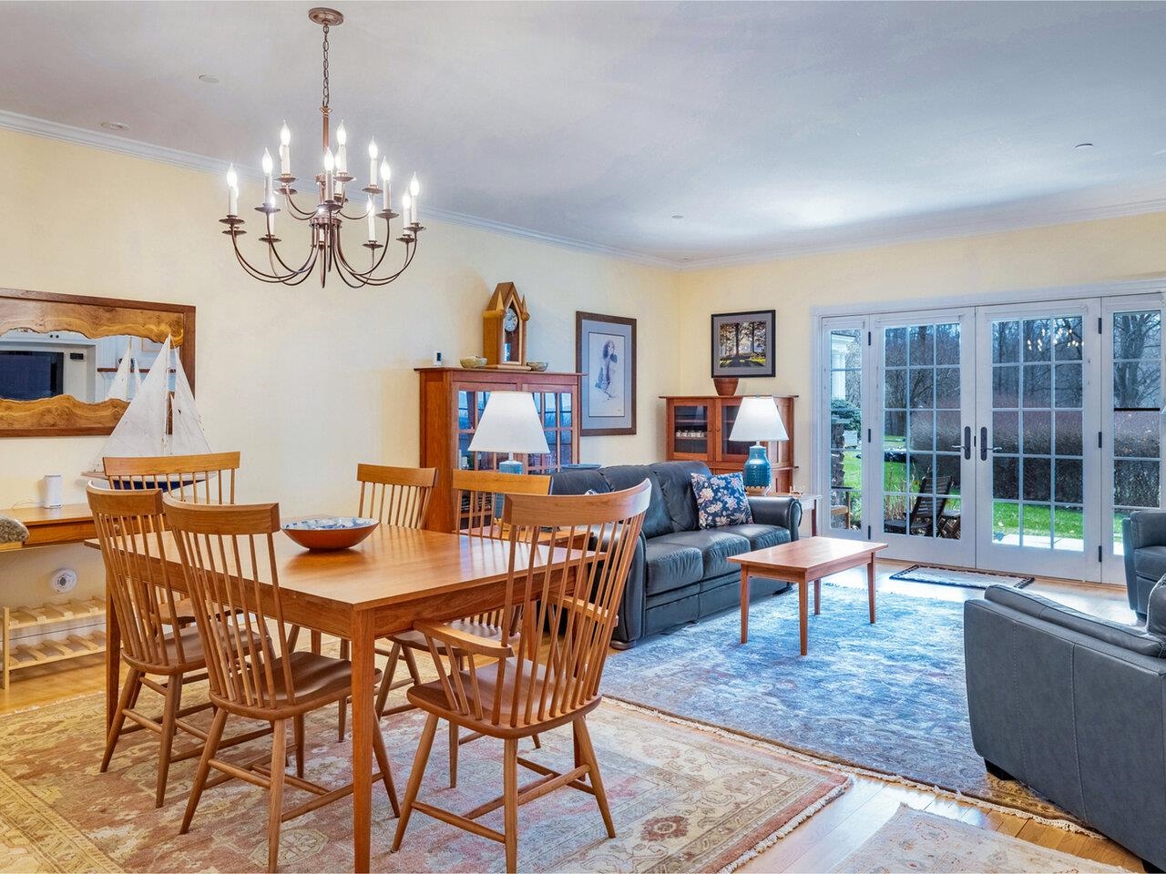 Nicely appointed kitchen