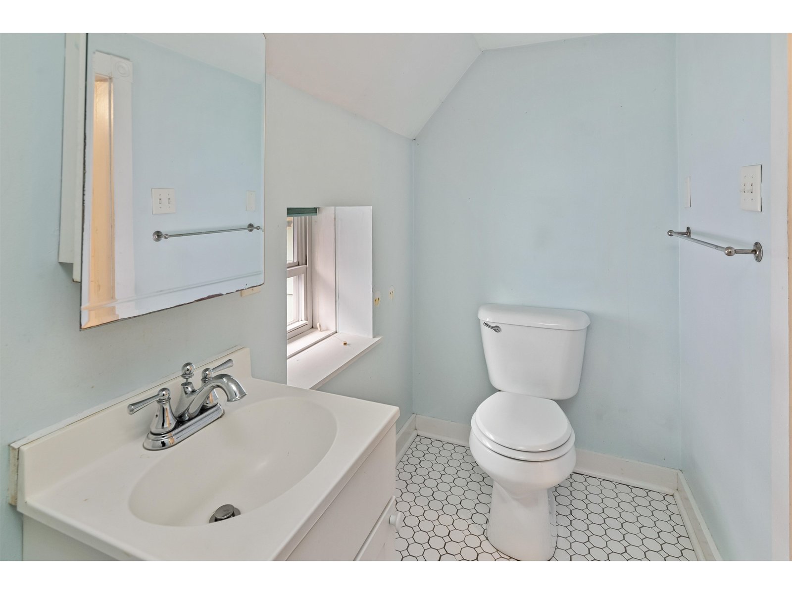 35 Convent Square, Unit 2