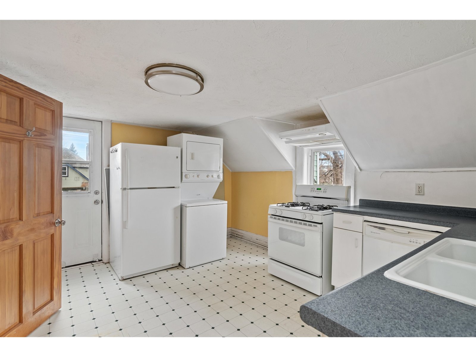 35 Convent Square, Unit 2