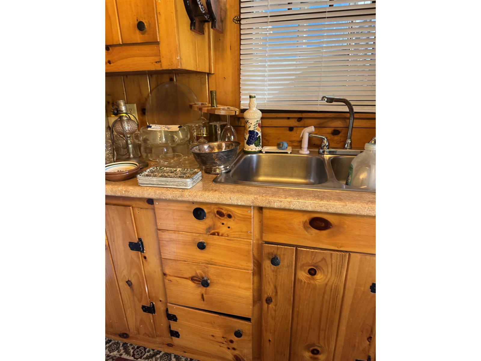 Nice wood cabinets !