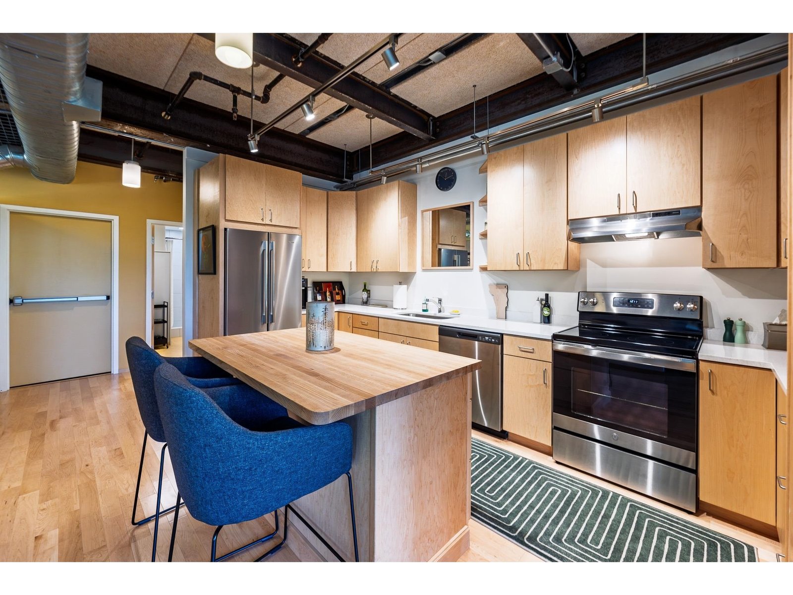 Top of the line gorgeous kitchen
