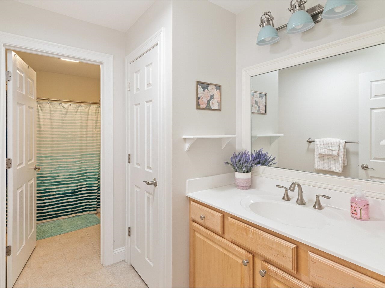 Upstairs Full Bath