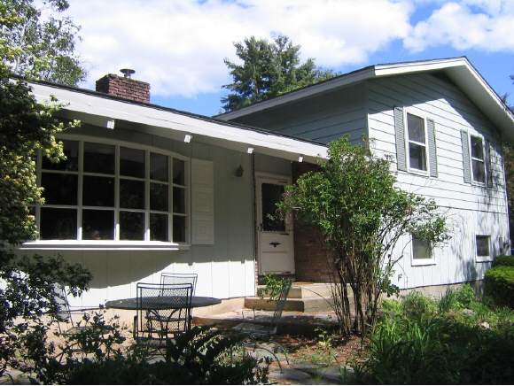350 Woodbine Rd