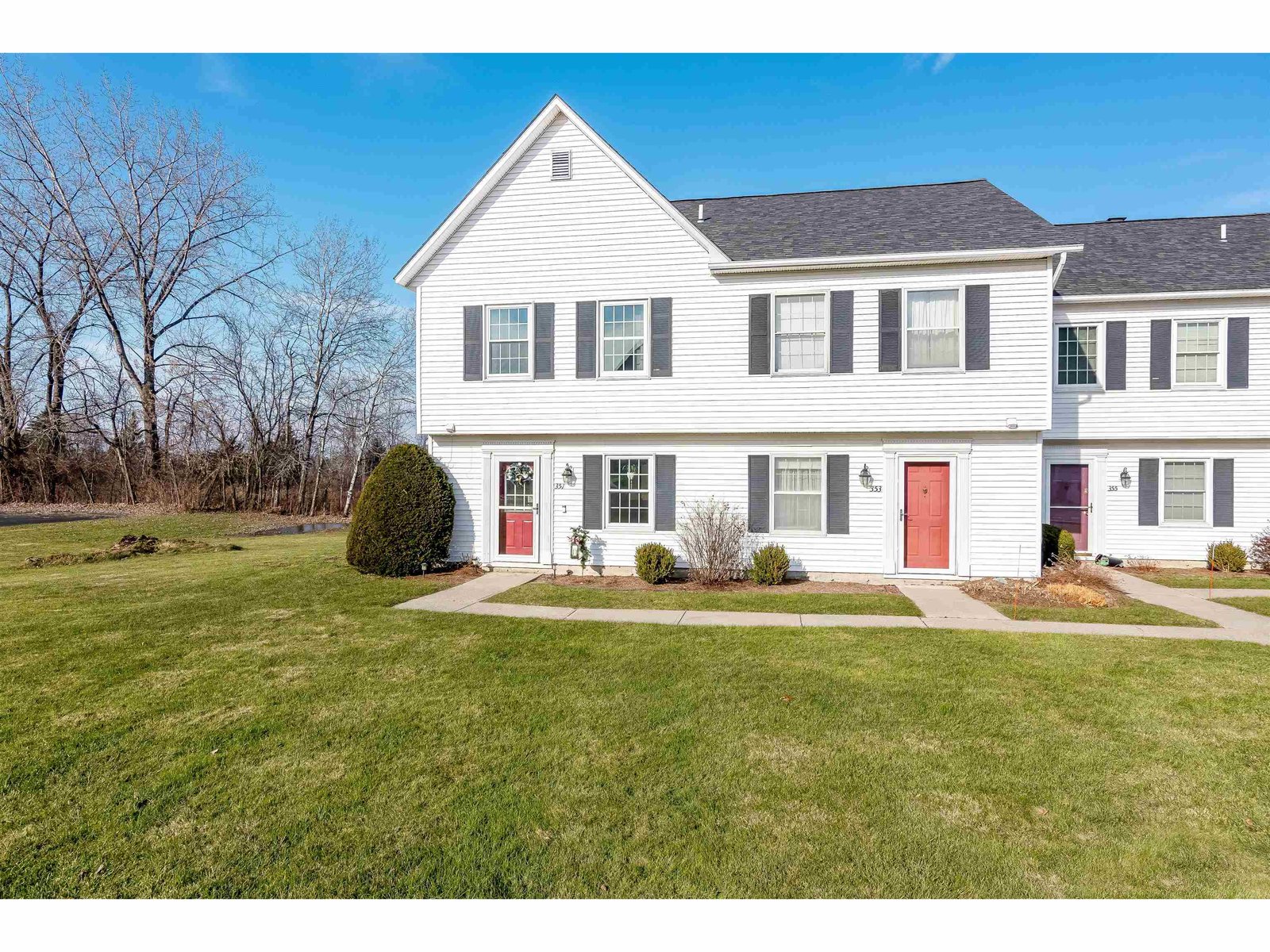 351 Northview Court, Williston