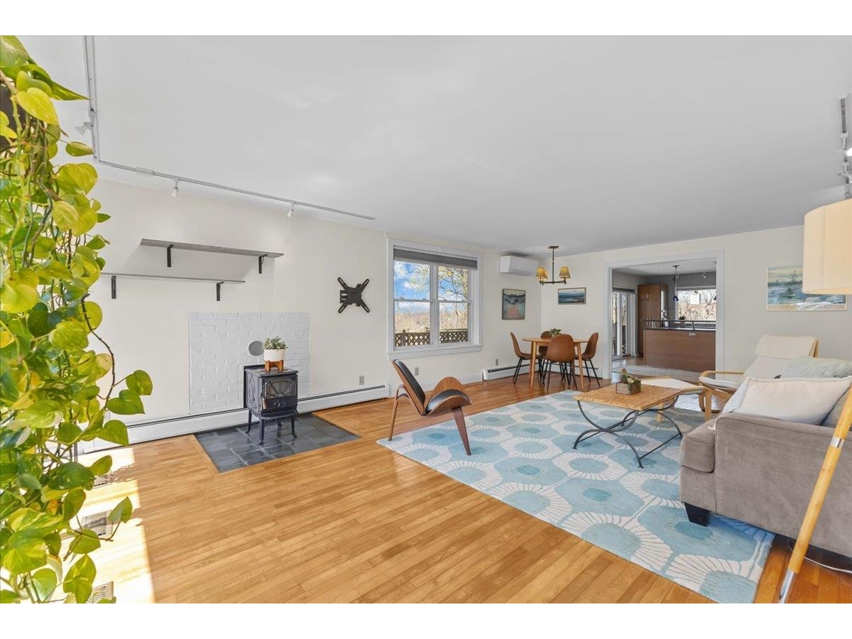 352 Colchester Avenue, Unit 1