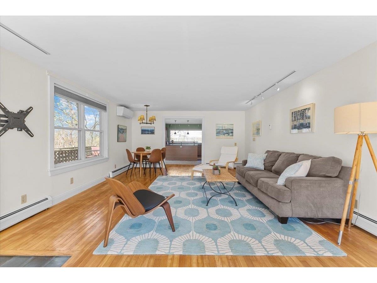 352 Colchester Avenue, Unit 1