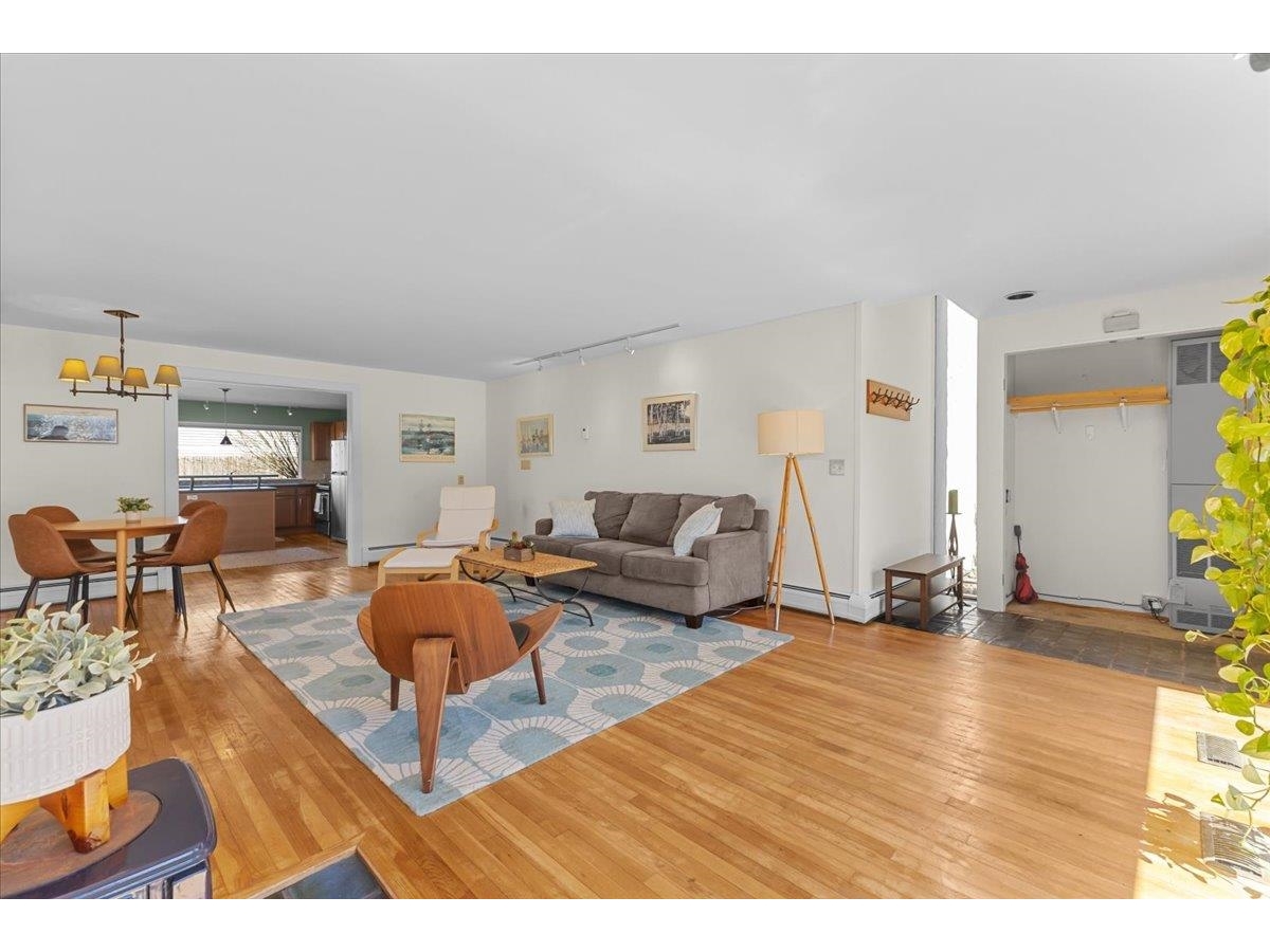 352 Colchester Avenue, Unit 1