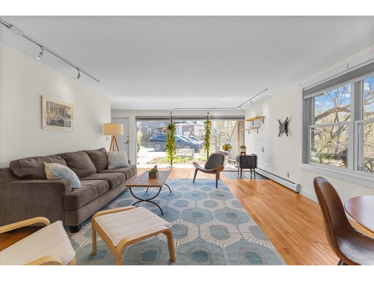 352 Colchester Avenue, Unit 1