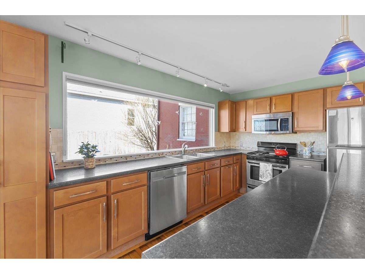 352 Colchester Avenue, Unit 1