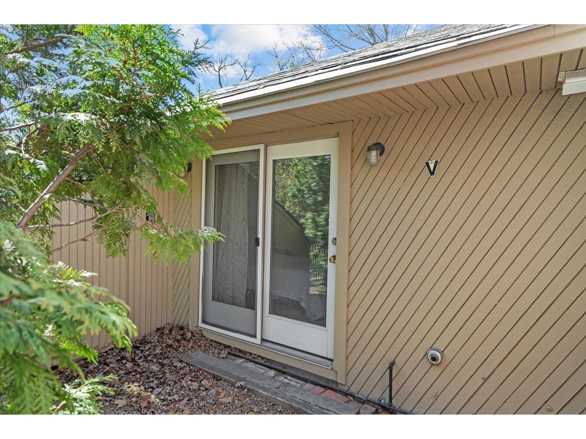 352 Colchester Avenue, Unit 1