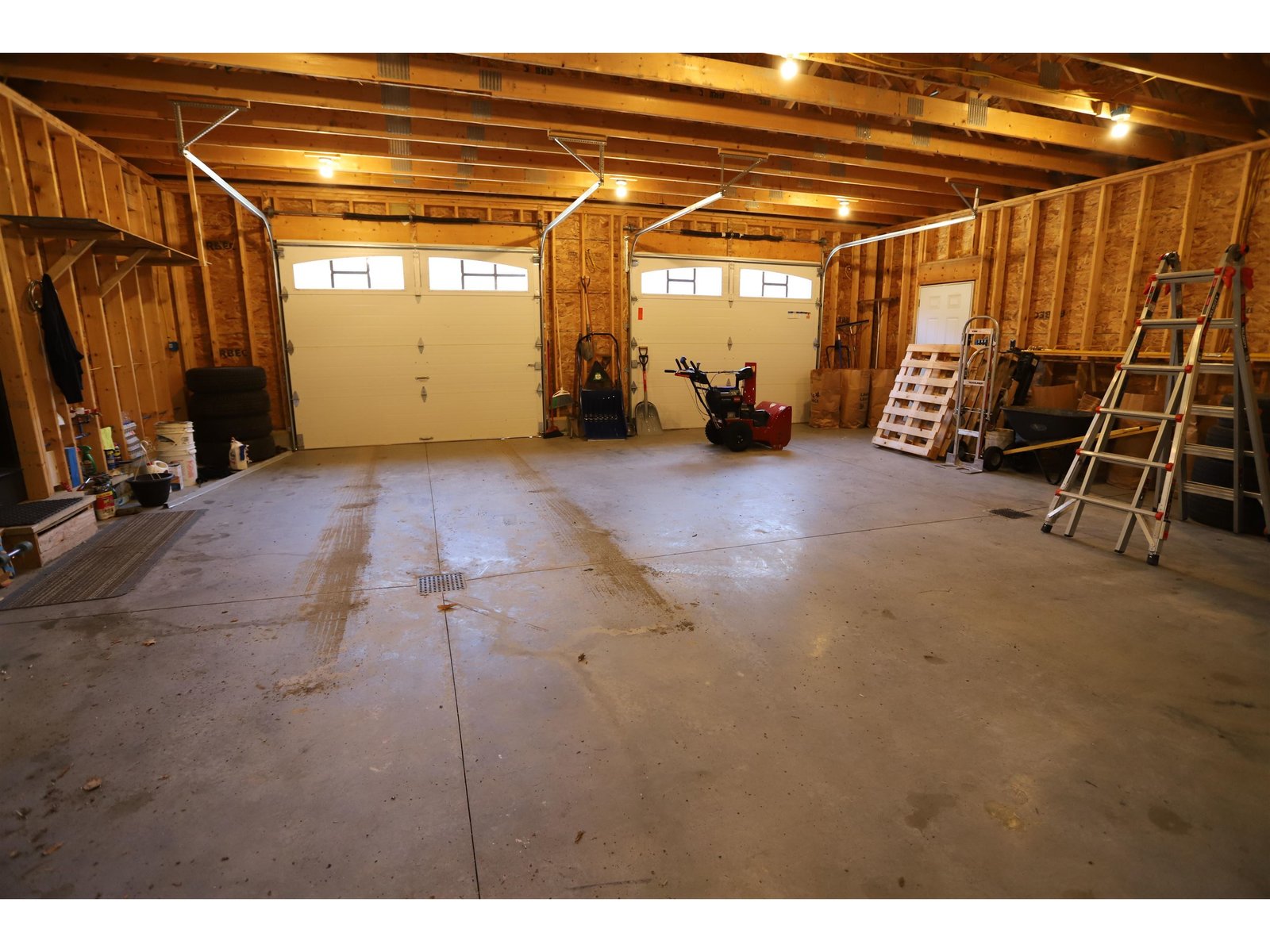 2-Car Garage
