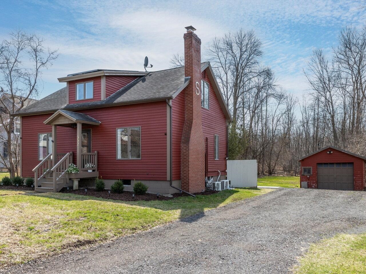352 Lake Road