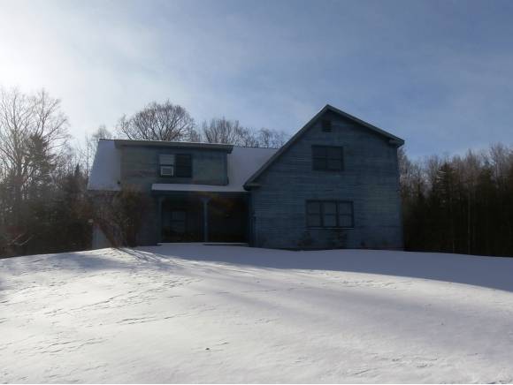 3525 Quaker Street