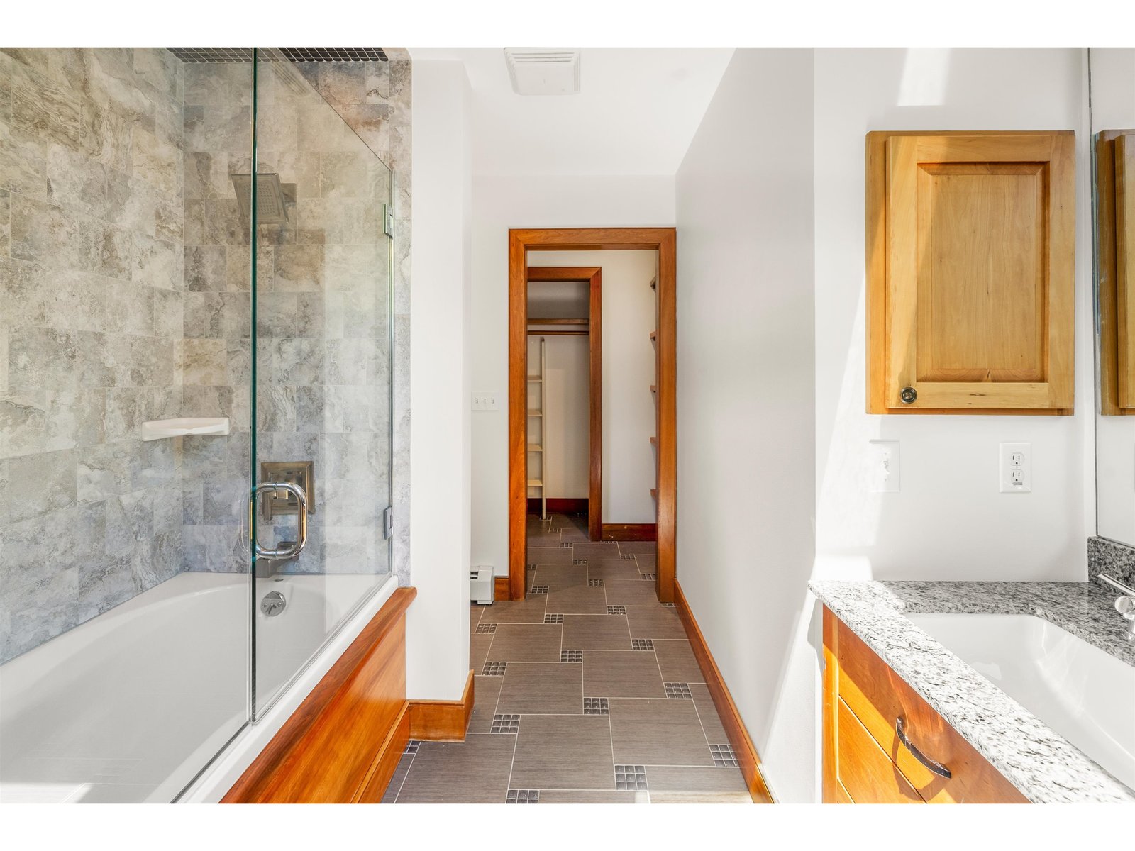 356 Weeks Hill Meadows, Unit 1