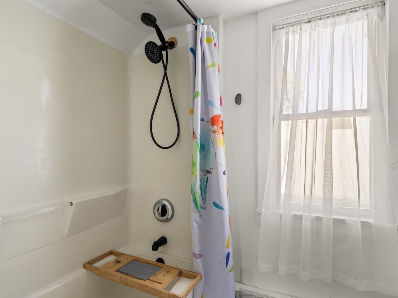 Full Bathroom Upstairs