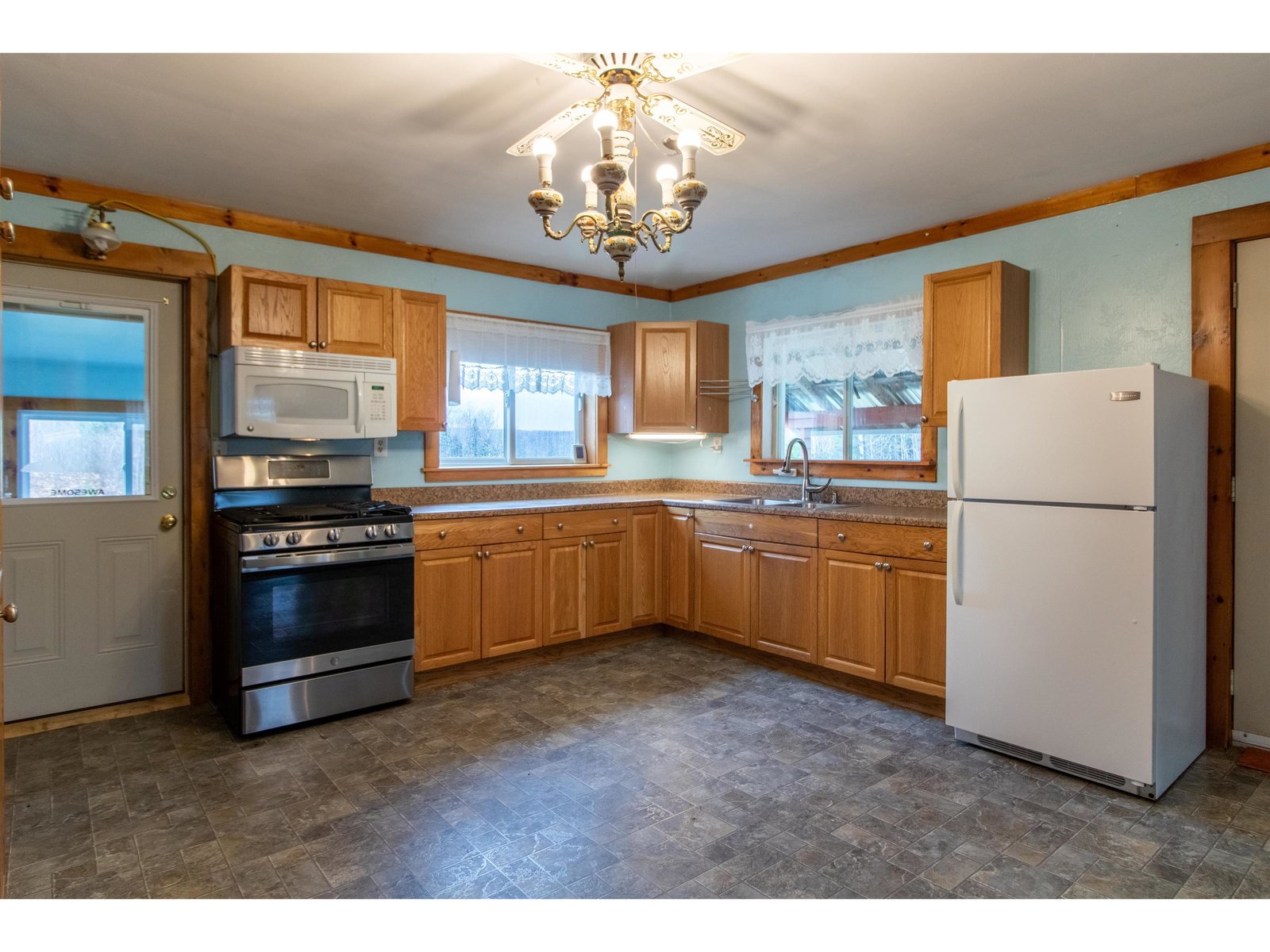 Kitchen/Dining