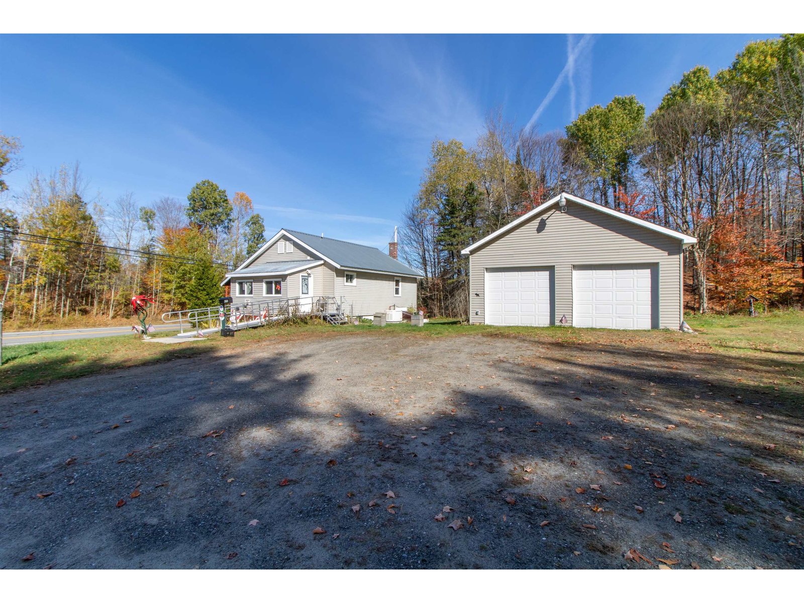 Driveway/Garage