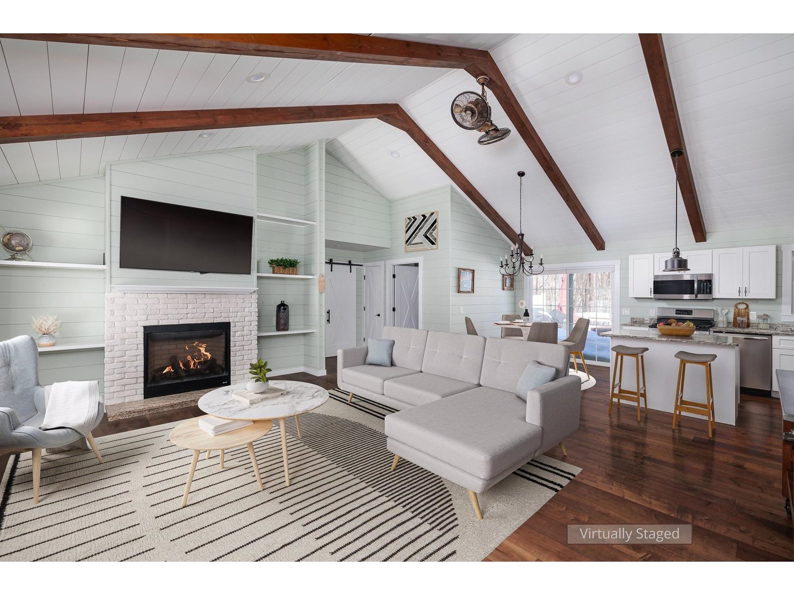 3585 Duxbury Road