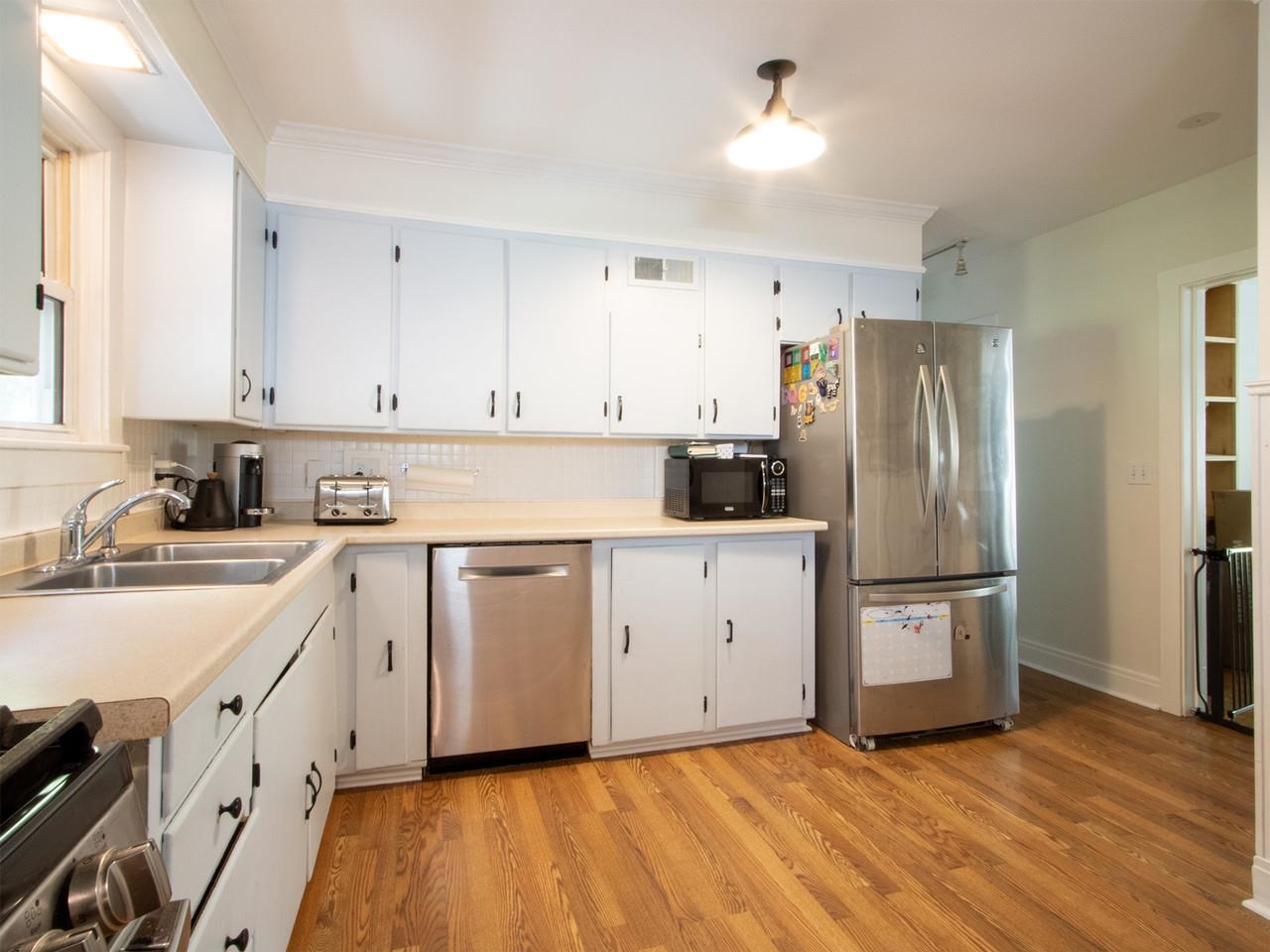 Plenty of cabinets
