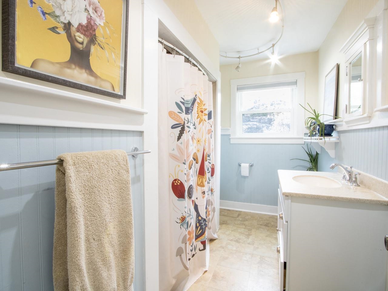 Full bathroom