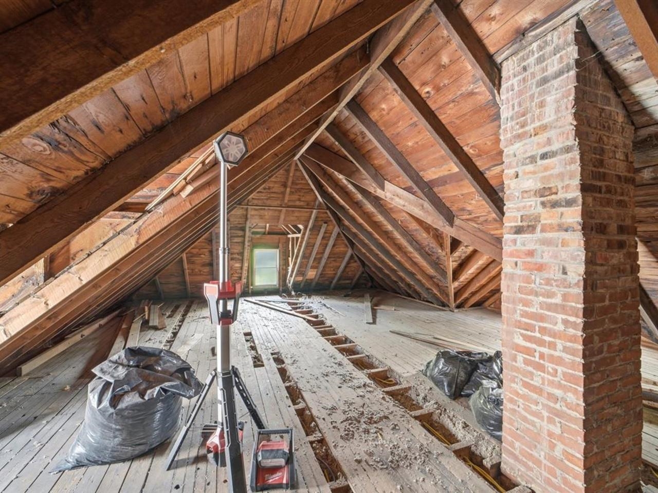 Attic w/ lots of storage space