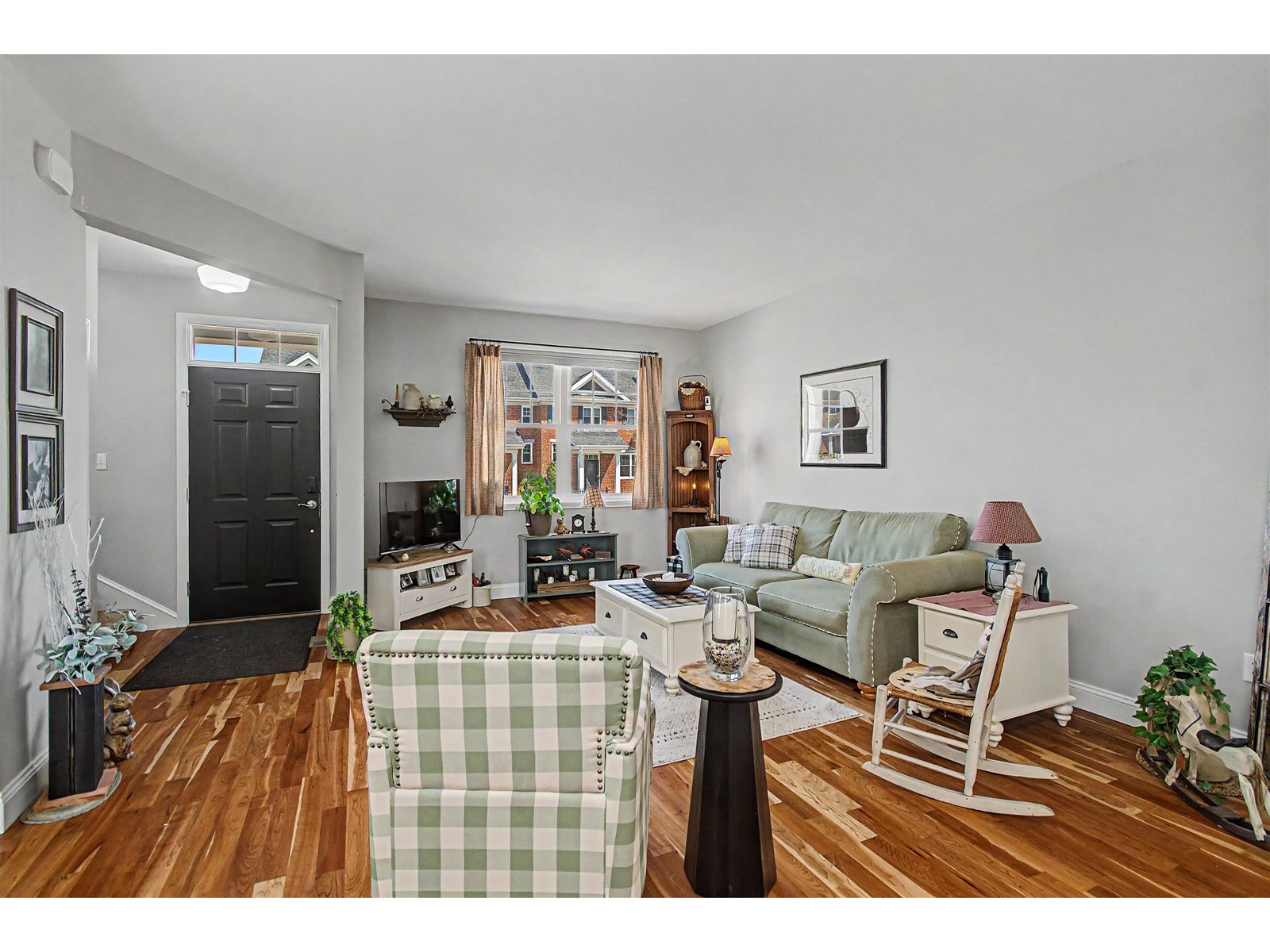 360 Zephyr Road