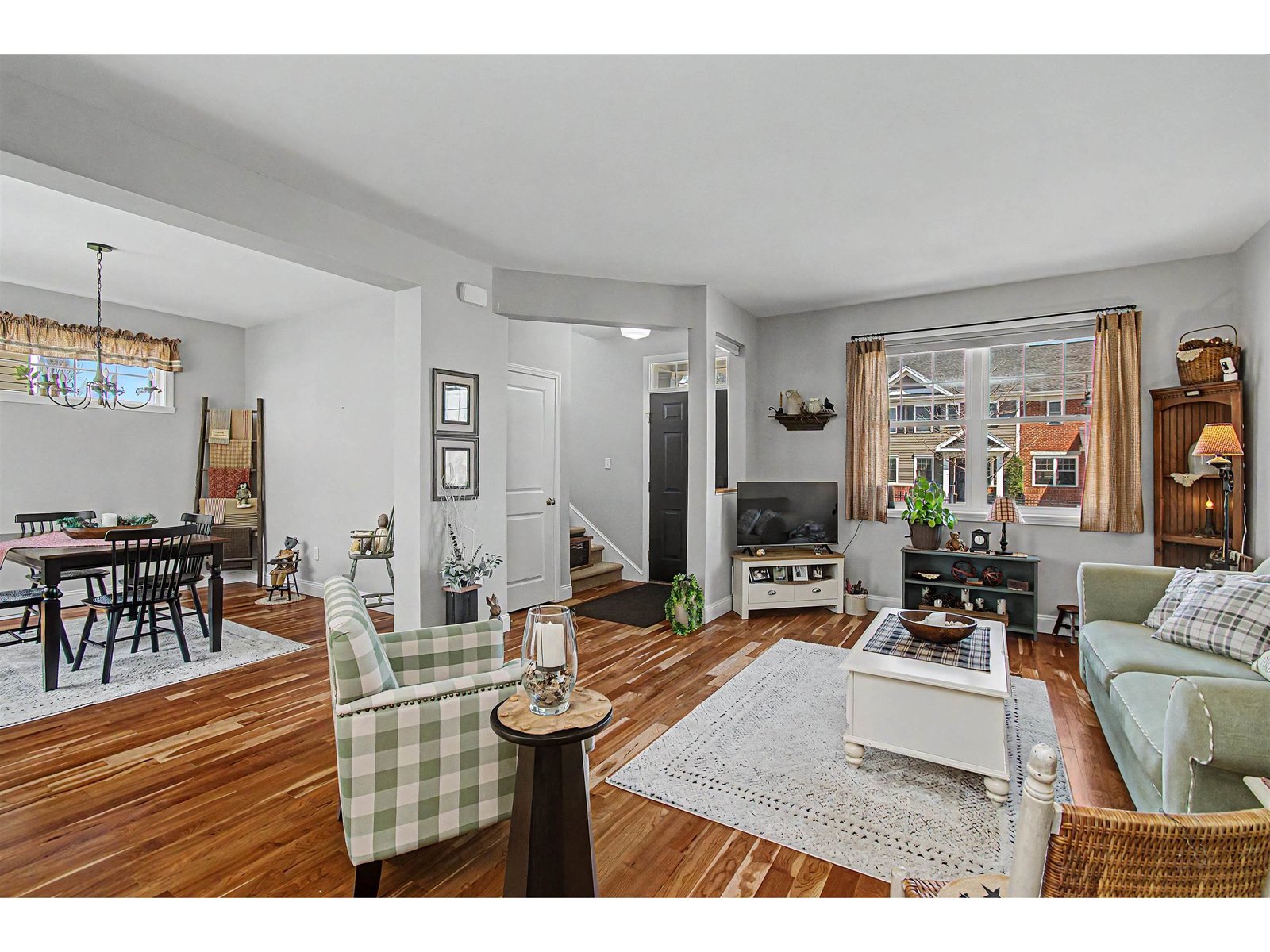 360 Zephyr Road