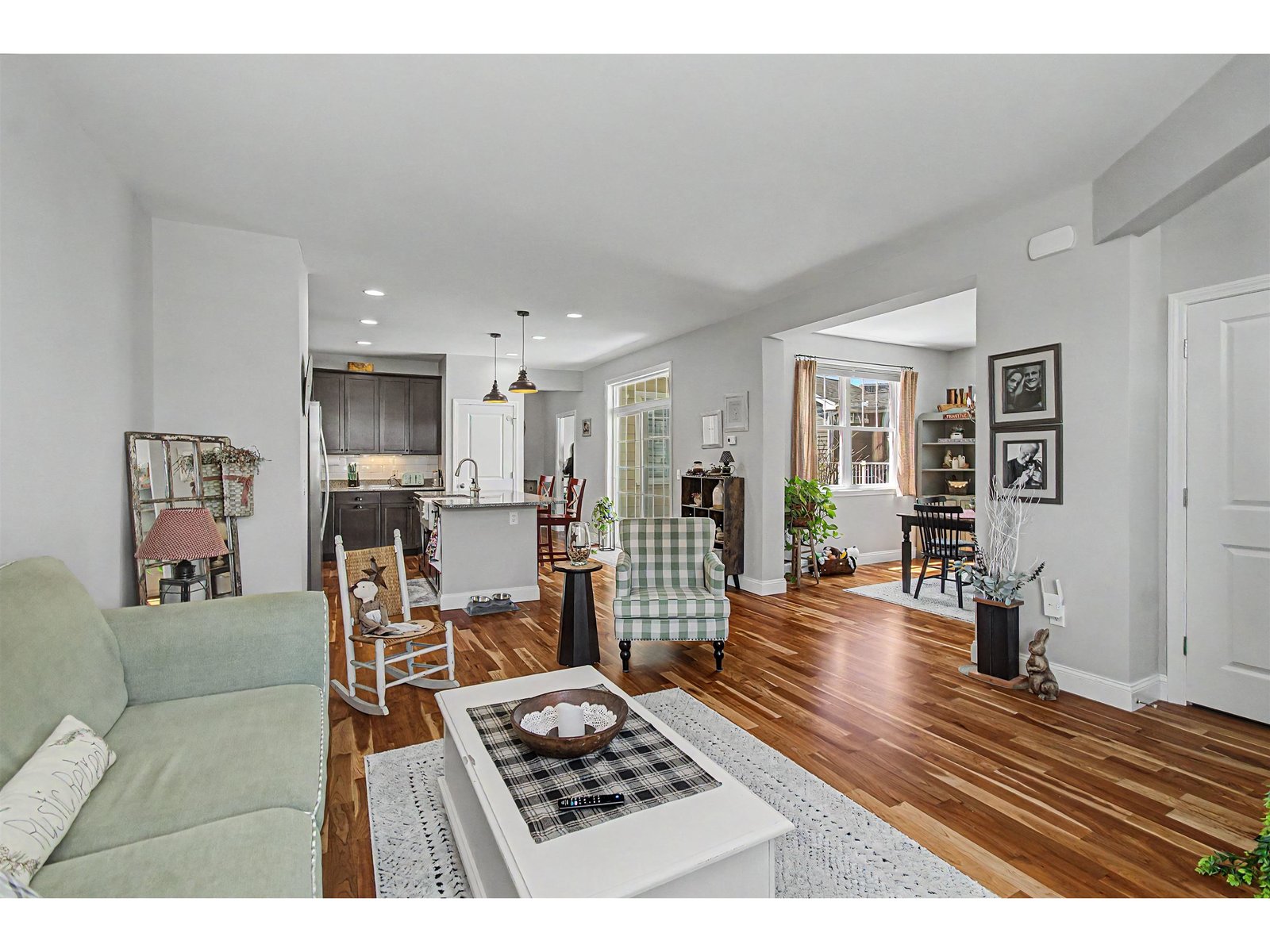 360 Zephyr Road