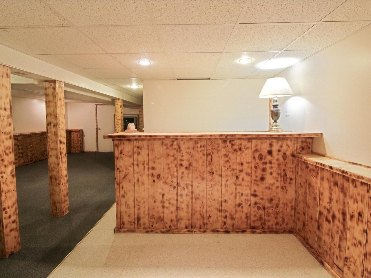 With Custom Bar