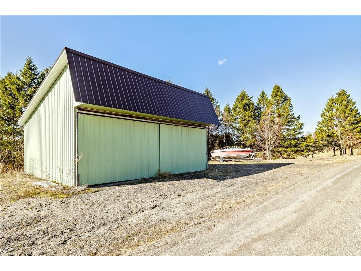 3614 Creek Road