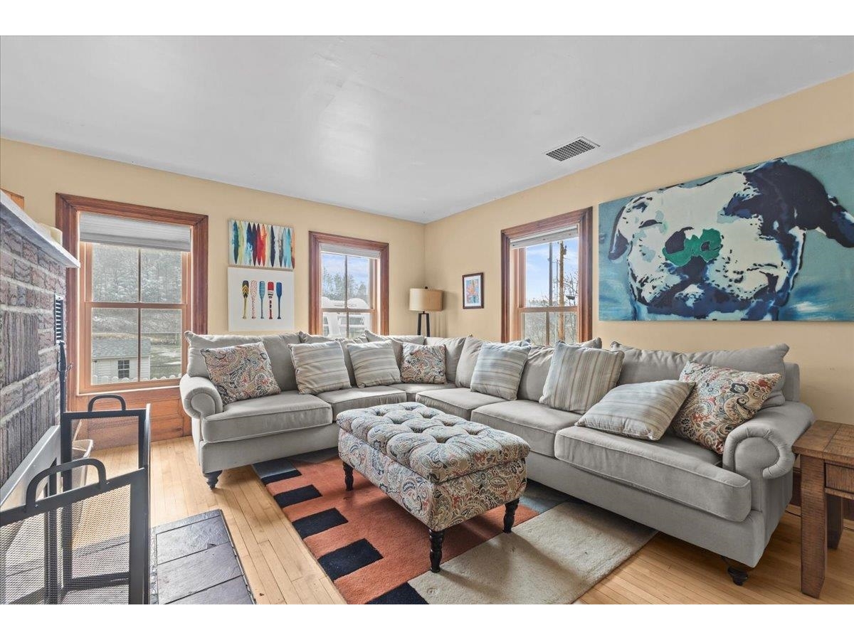 362 River Road
