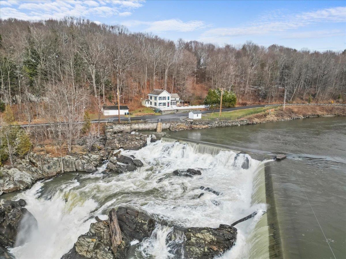 362 River Road
